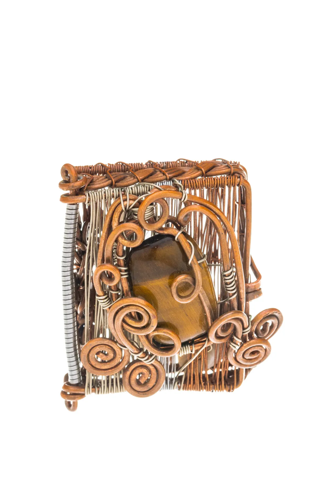 [ES-CU-MP-245] Cofre del Viajero — Escultura portátil en metal