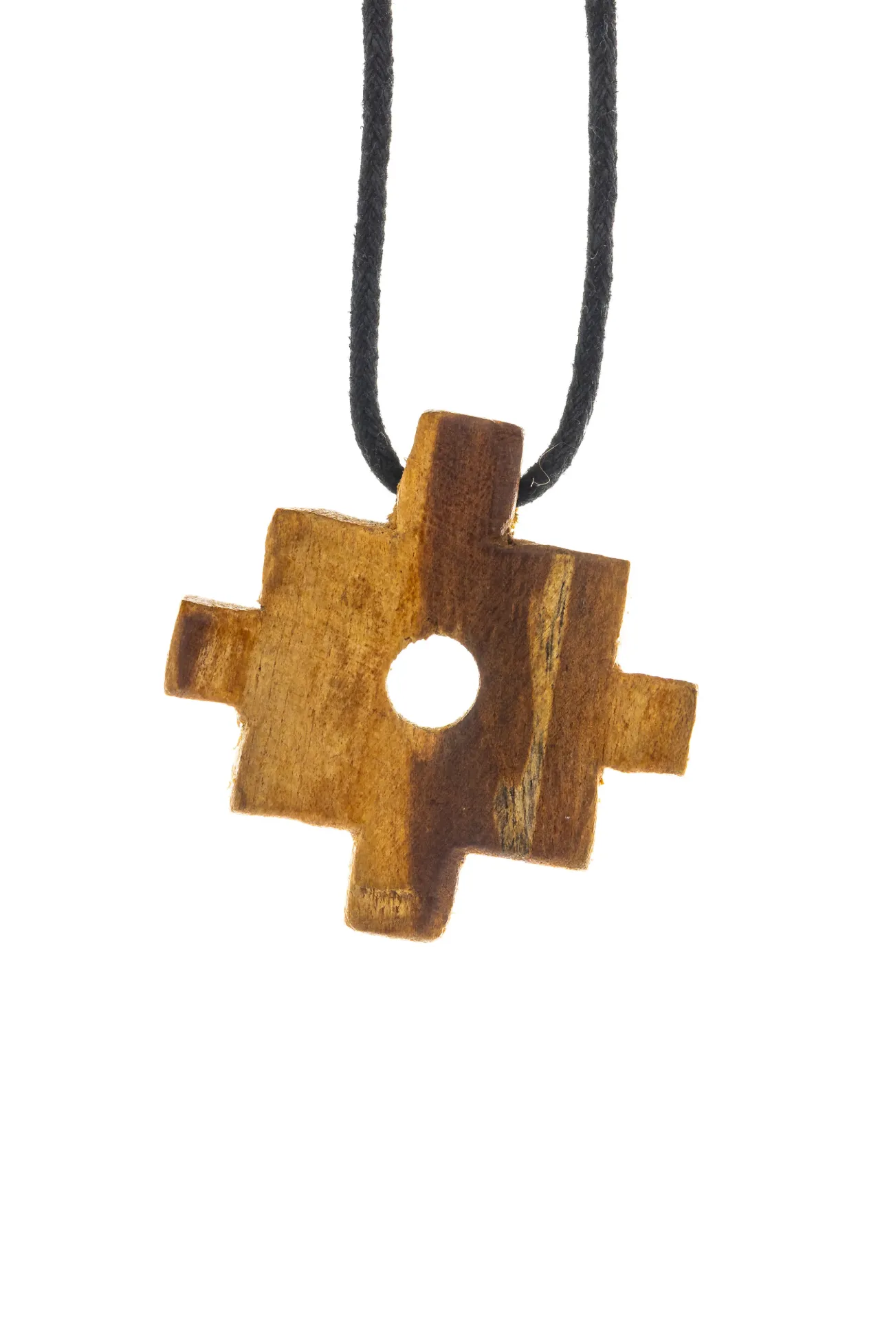 Ecos del Bosque — Serie de dijes en palo santo (Chakana)
