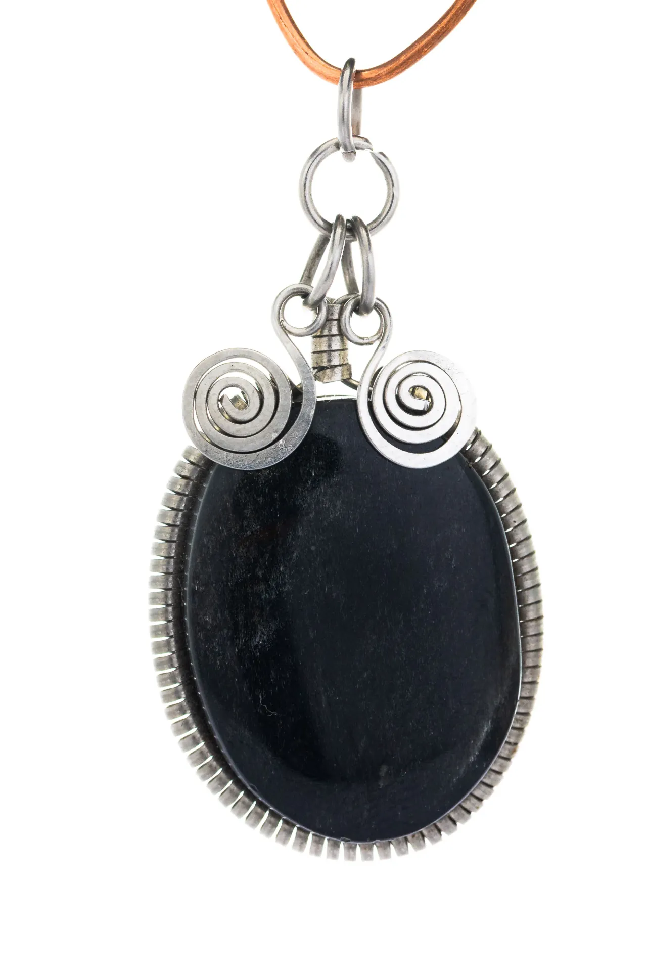 Luz Silenciosa — Dije de obsidiana plateada y acero inoxidable